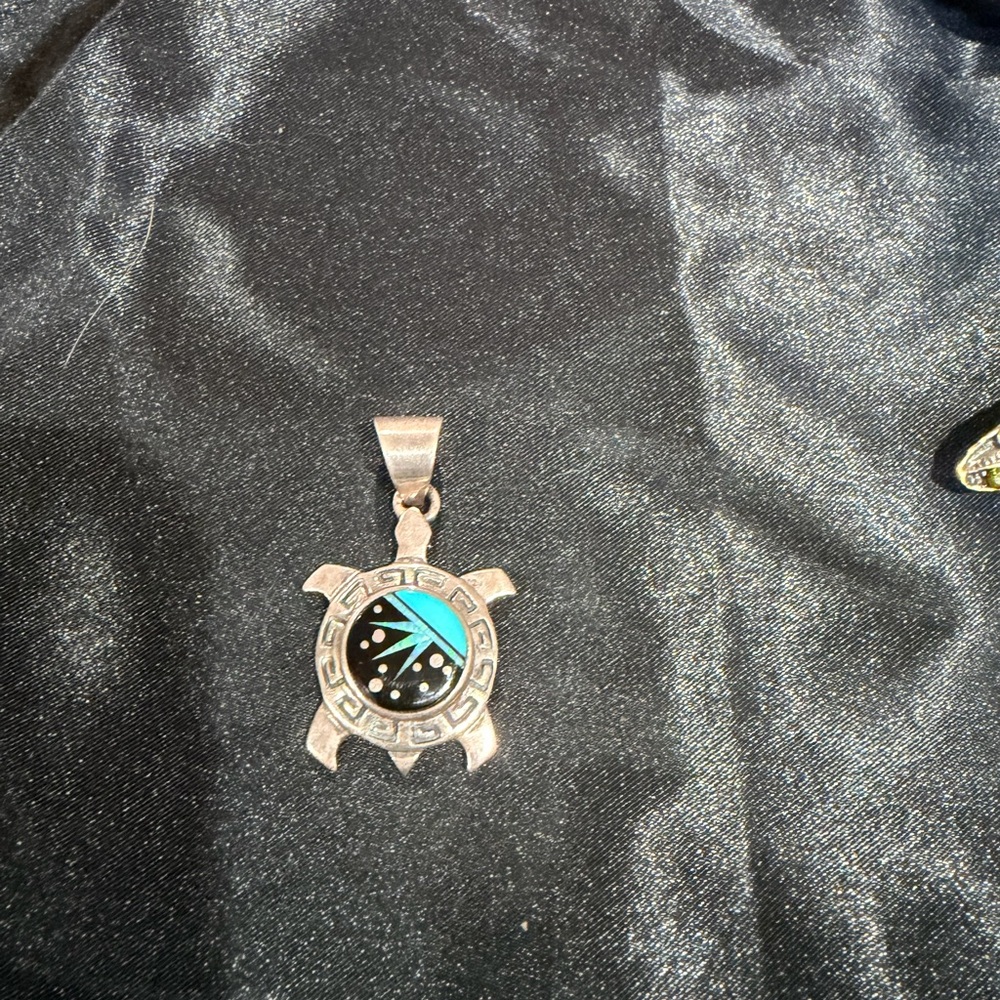 Sterling Silver Navajo made Turtle Pendant Necklace with Turquoise/Onyx Inlay